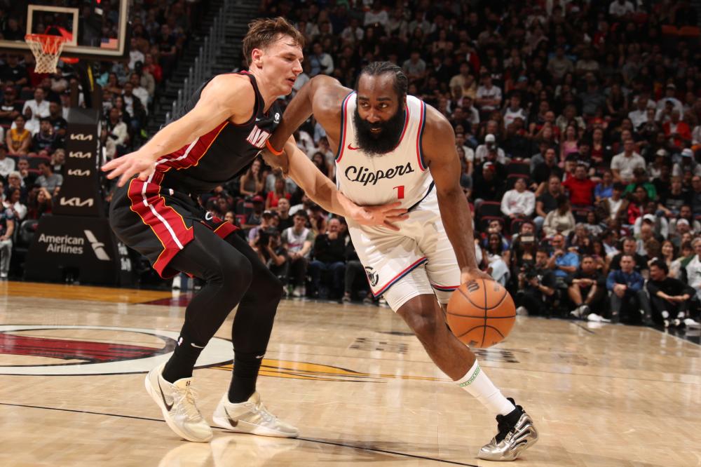 亚和安东尼 亚和安东尼