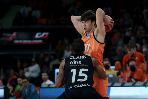 队友之间的 队友之间的